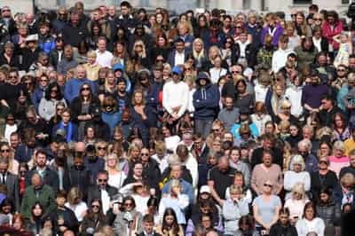 Image for Farewell to the queen: crowds line streets of London and Windsor