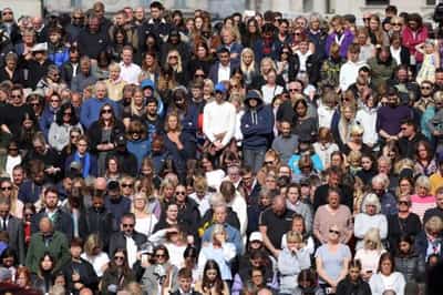 Image for Farewell to the queen: crowds line streets of London and Windsor