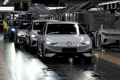Image for Volkswagen management proposes shutdown of four German plants by 2034, WiWo reports