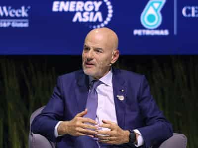 Image for Eni can now receive oil from Venezuela as payment for gas, CEO says