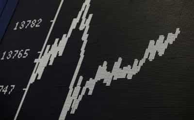 Image for Stocks struggle as tech slide erases commodities surge