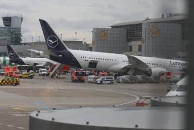 Image for Lufthansa 787 jet suffers front-wheel collapse at Frankfurt gate