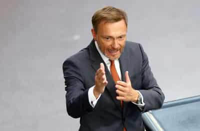 Image for German finance minister praises Greek reforms, says must continue