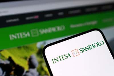 Image for Intesa's profits top forecast on strong trading, confirm solid start for sector