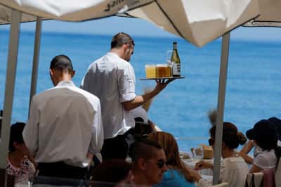 Image for Spain services contract for first time in nearly 3 years, PMI shows