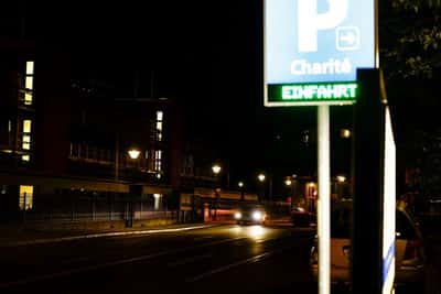 Image for Berlin hospital discharges US doctor who contracted Ebola