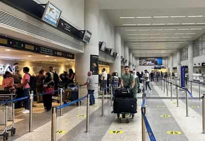 Image for Factbox-Airlines suspend flights as Middle East tensions rise