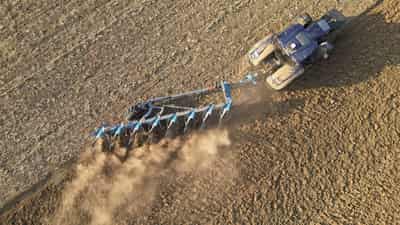 Image for Extreme weather costs EU farmers 28 billion euros a year, EU says