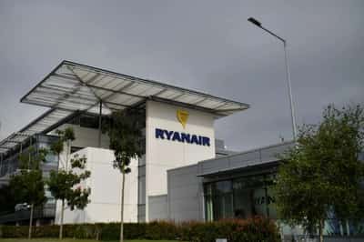 Image for Ryanair 'cautiously optimistic' on ticket pricing, forward bookings