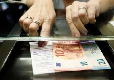 Image for Hungary issues FX benchmark bonds worth $3.8 billion, minister says