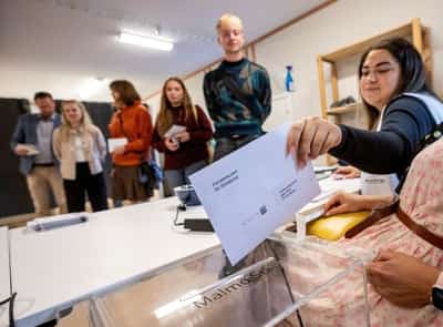 Image for Swedish government says VAT cut gave lower food prices ahead of election