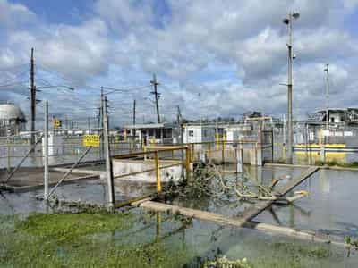 Image for U.S. offshore oil output lags as Louisiana refiners restart after Ida