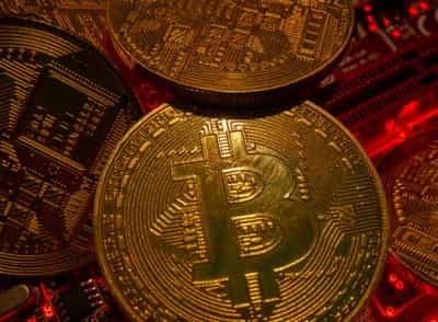 Image for Bitcoin falls 10% to $33,747, ether down 14%