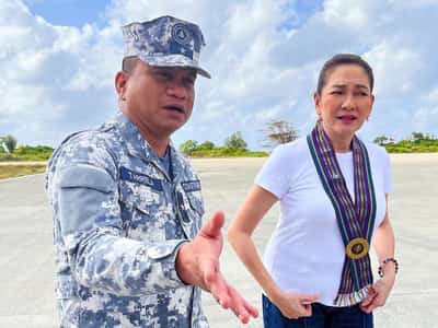 Image for 'Welcome to CHINA' greets Philippine officials on trip to disputed South China Sea