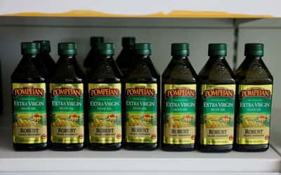 Image for US floats fees for Spanish ships, caps on olive oil imports over port dispute
