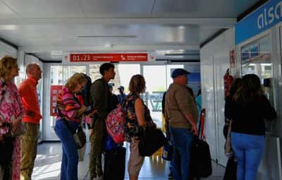 Image for Spain to introduce job-matching plan for migrants granted legal status