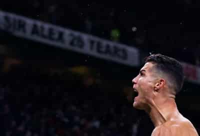 Image for Soccer-Ronaldo late show gives Man United win over Villarreal