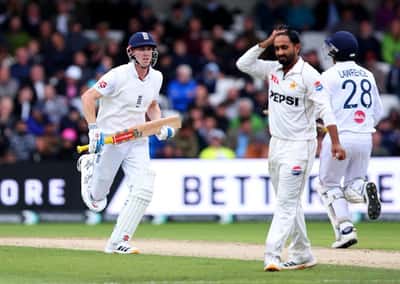 Image for Cricket-Brook maintains stranglehold over Pakistan for dominant England