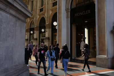 Image for Italy cuts growth forecasts and says debt set to rise