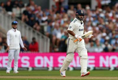 Image for Cricket-Crawley and Duckett lead England recovery after Pant's Old Trafford heroics