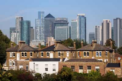 Image for UK jobless rate climbs, adding to Bank of England rate cut bets