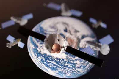 Image for Italy working on alternative to Musk's Starlink, minister says