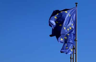 Image for EIB fast-tracks 3 billion euros to ease carbon market concerns