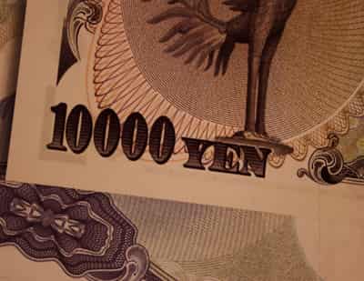 Image for Dollar falls to 3-month low vs yen on Powell remarks on Fed slowing