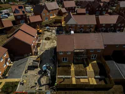 Image for UK to give default 'yes' to new homes around railway stations