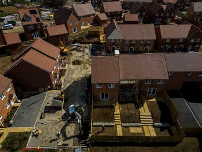 Image for UK to give default 'yes' to new homes around railway stations