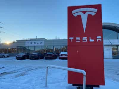 Image for Tesla sales resume fall in European markets in October
