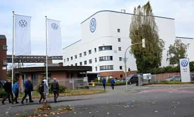 Image for VW holds intensive talks with defence companies, Bild reports