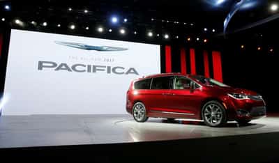 Image for NHTSA opens probe into 287,000 Chrysler minivans over steering issues
