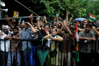 Image for Thousands protest in India after clashes, despite Modi assuring action on exams