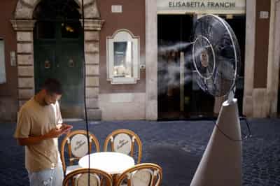 Image for Southern Europeans splash out on air-con as heatwave drags on