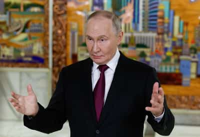 Image for Putin tells army to press on with campaign to take southern Ukrainian region