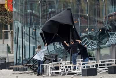 Image for German private sector contracts for first time in nearly a year, PMI shows