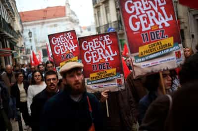 Image for Portugal's government to amend labour reform after general strike