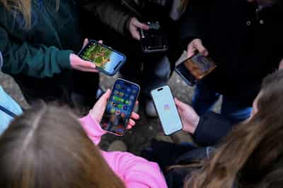 Image for Children's social media curbs planned across EU, von der Leyen says