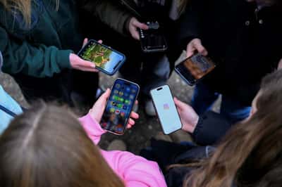 Image for EU to propose limit on kids' social media access, von der Leyen says