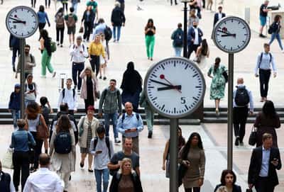 Image for UK private sector pay awards held at 3.5% in 3 months to March, IDR survey shows