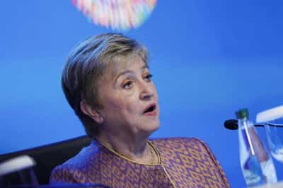 Image for IMF calls for US to cut deficits amid bond woes, China to shift away from exports