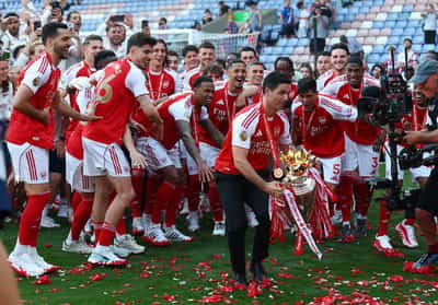 Image for Soccer-Champions Arsenal finish Premier League season on high with win at Palace
