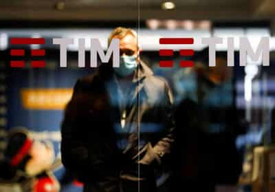 Image for In shadow of KKR approach, Telecom Italia presses ahead with alternative plan