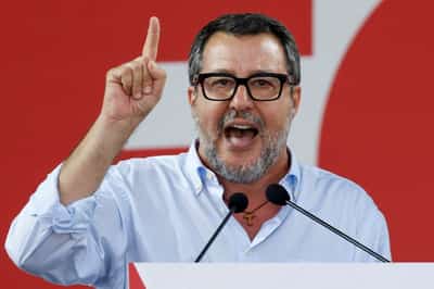 Image for Italy has enough jet fuel until end-May, transport minister says