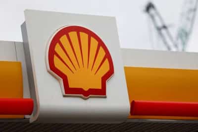 Image for Exclusive-Shell cuts low-carbon jobs, scales back hydrogen in overhaul by CEO