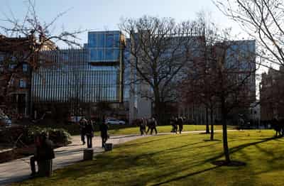 Image for Aegon to sell UK business for 2 billion pounds to Standard Life