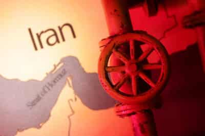 Image for Iran's revolutionary guards tell ships passage through Strait of Hormuz 'not allowed', EU naval mission official says