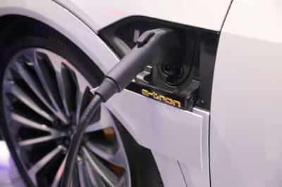 Image for European carmakers should wean off fossil fuels by 2040, Audi chief says