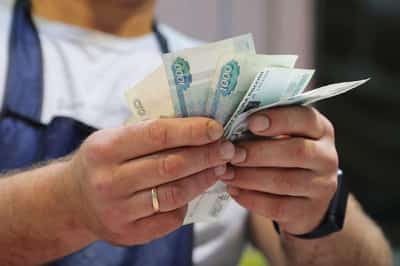 Image for Russia's central bank links rouble rally to geopolitics